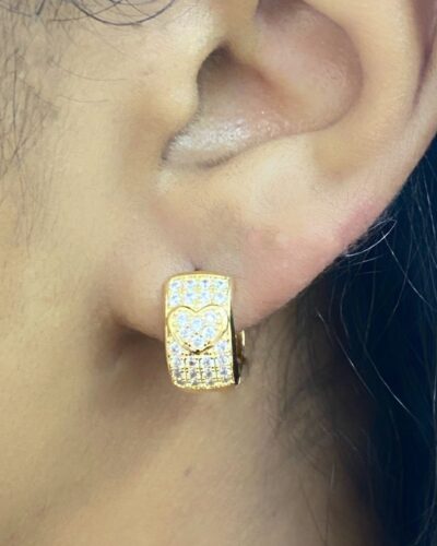 Brinco Argola Coração Cravejado Banhado em Ouro 18K