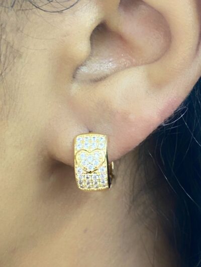 Brinco Argola Coração Cravejado Banhado em Ouro 18K